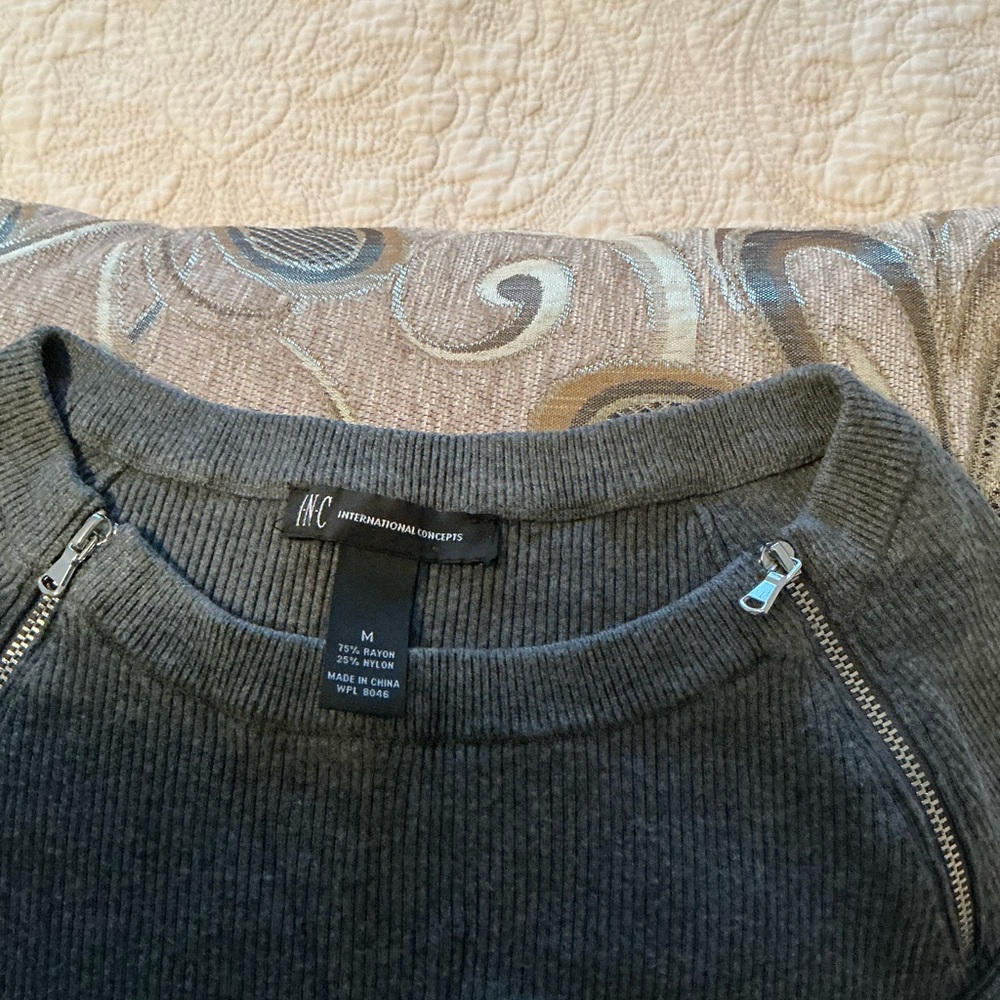 INC International Concepts Women's Gray Crewneck Top